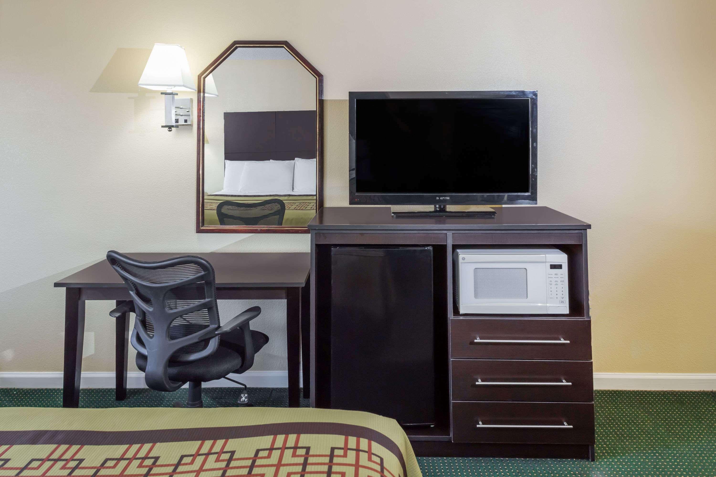Days Inn By Wyndham Enterprise Eksteriør bilde