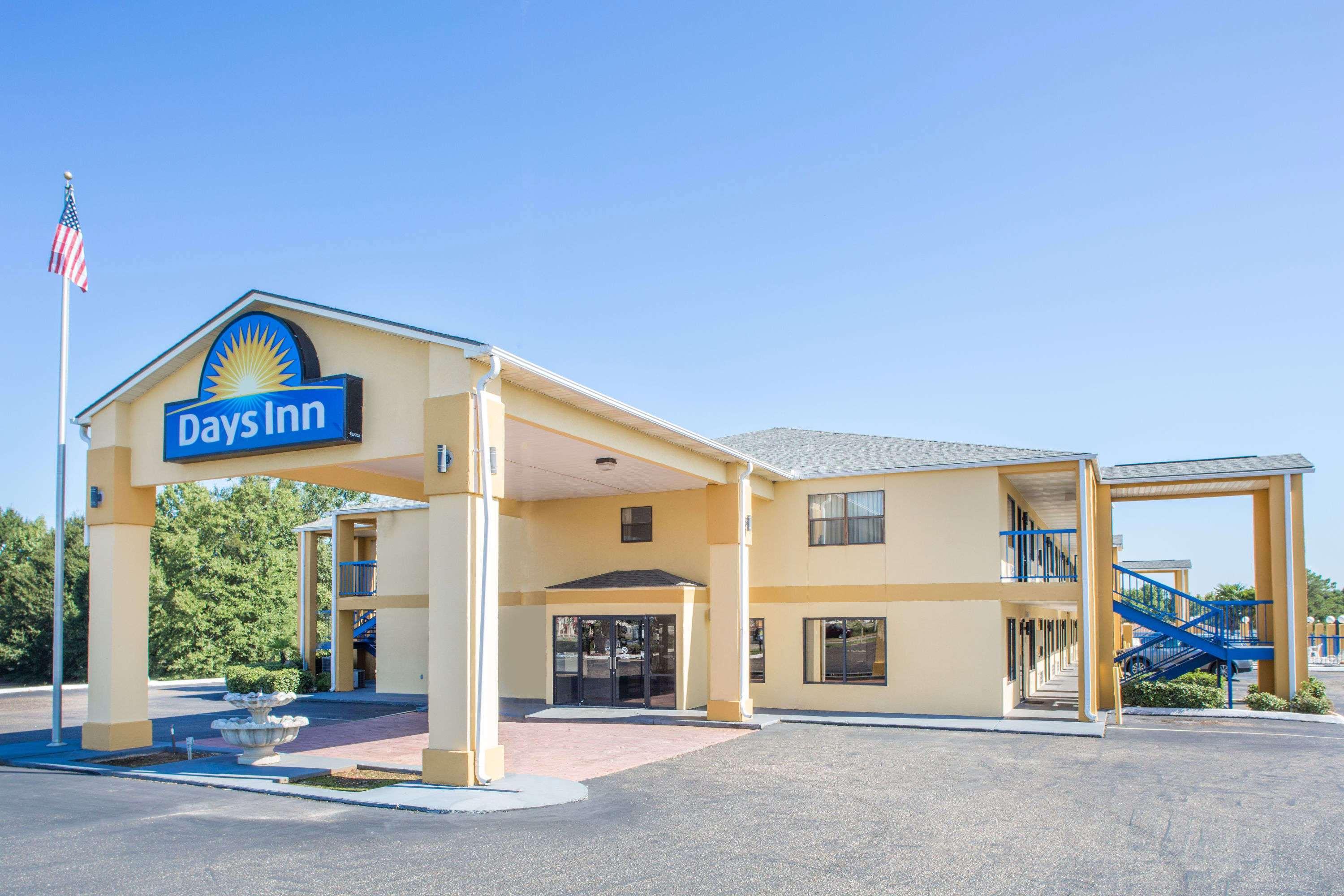Days Inn By Wyndham Enterprise Eksteriør bilde