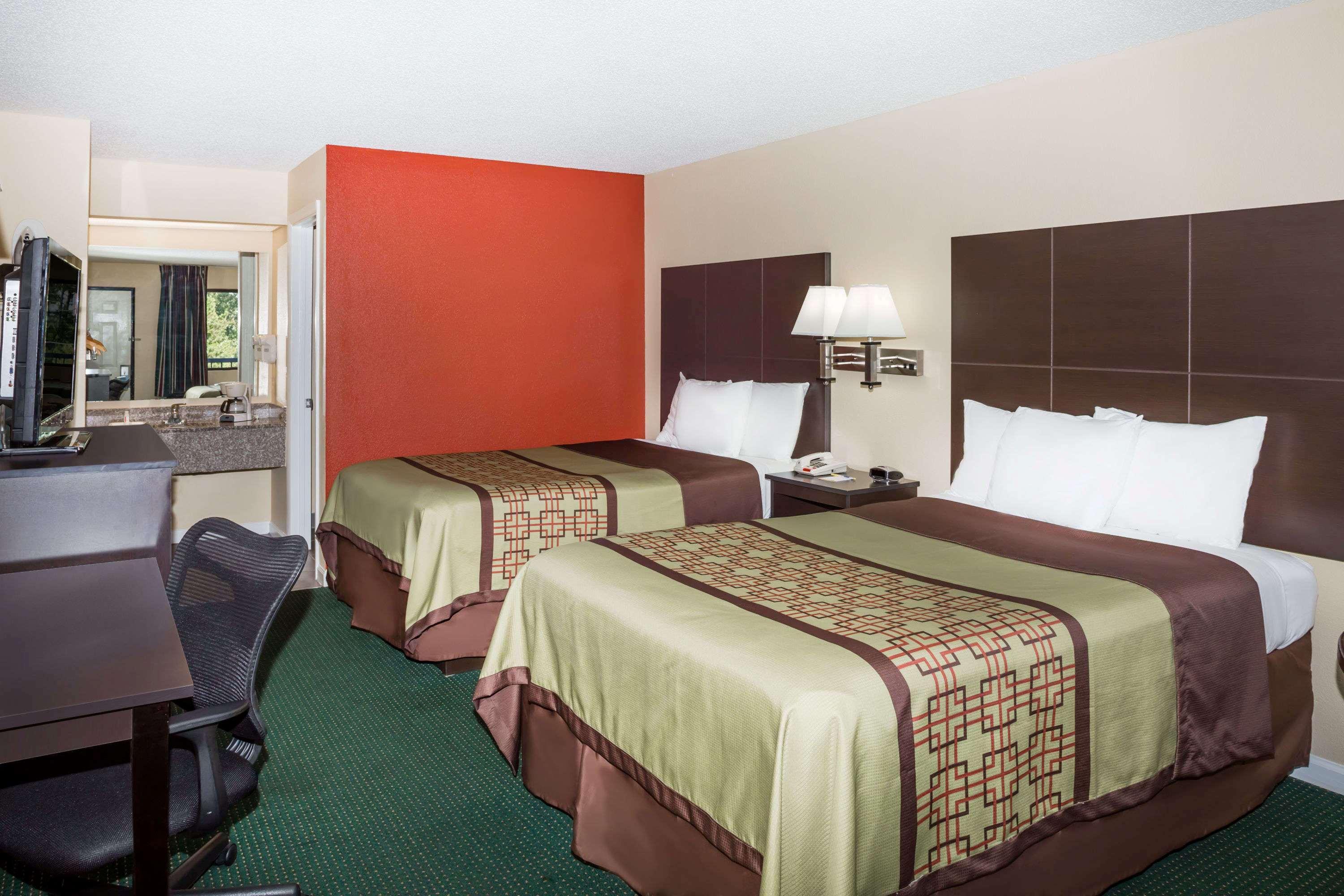 Days Inn By Wyndham Enterprise Eksteriør bilde